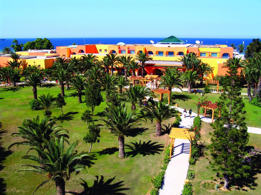 Отель Caribbean World Монастир Экстерьер фото