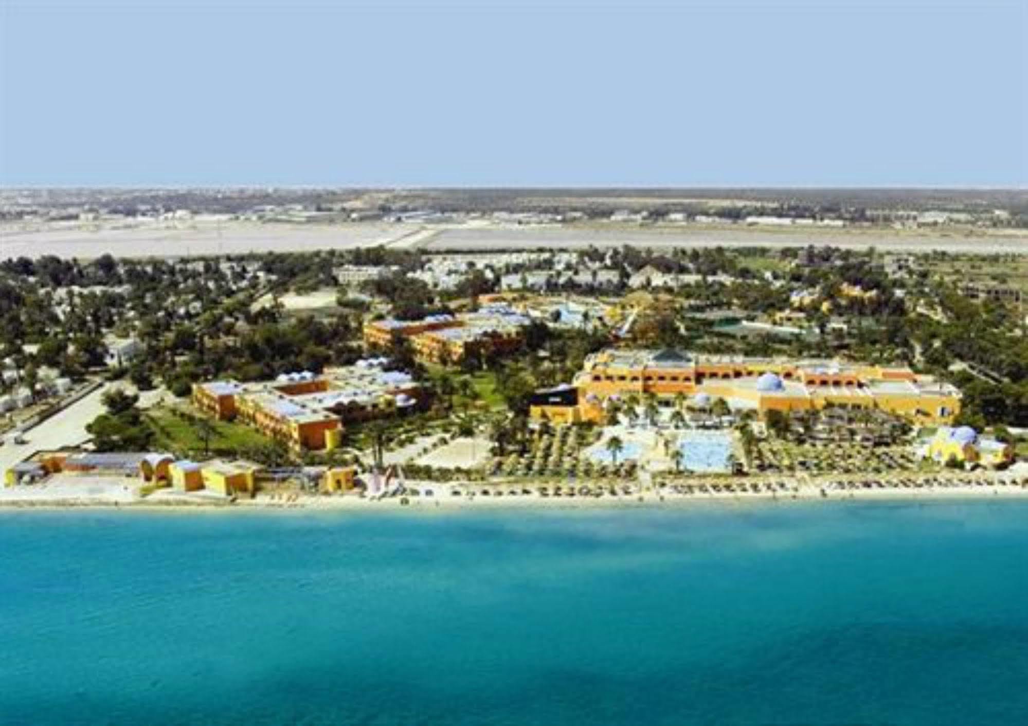 Отель Caribbean World Монастир Экстерьер фото